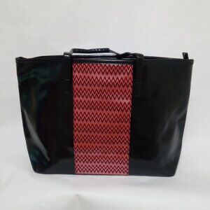 Signature Club A Black and Red Shopping and Beach Tote Bag